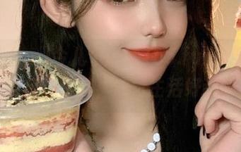 今儿个试试155.fun苹果版，边吃瓜边翻牌，感觉生活好甜啊！