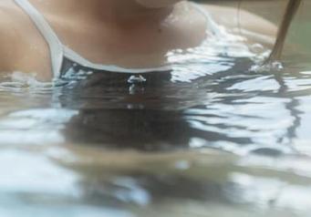 52吃瓜网发布在线黑料时，我差点把零食呛到，太好玩了！