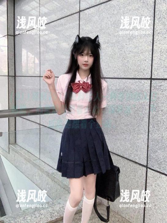 911黑料 911黑料给人一种奇妙的入口体验,心里却总想着小心“深井冰”,不过就是想看个热闹。