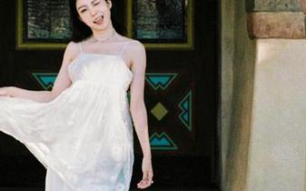 “hlw”里的资源如同糖果店里飞舞的甜腻，停不下来