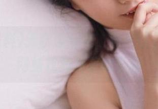 无聊等公交，竟然在五一黑料网站找到反差的乐趣