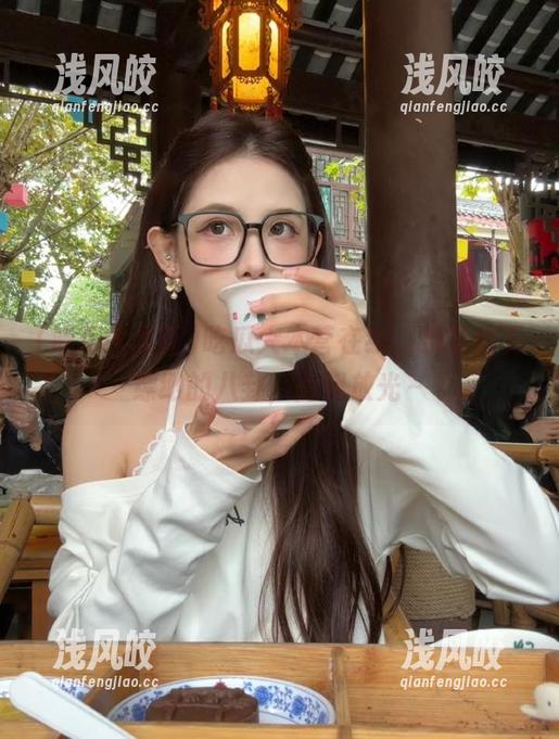 吃瓜大本营在线，观看虚无缥缈的八卦，两眼放光～