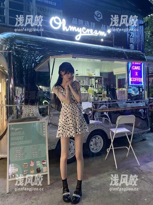 欲知“吃瓜福利”入口在哪里？阿姨说把大蒜放进音响里就能听见。