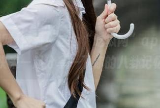 慢着！这个“吃瓜网”app真有趣，快来一起分享一下你的八卦记忆吧！