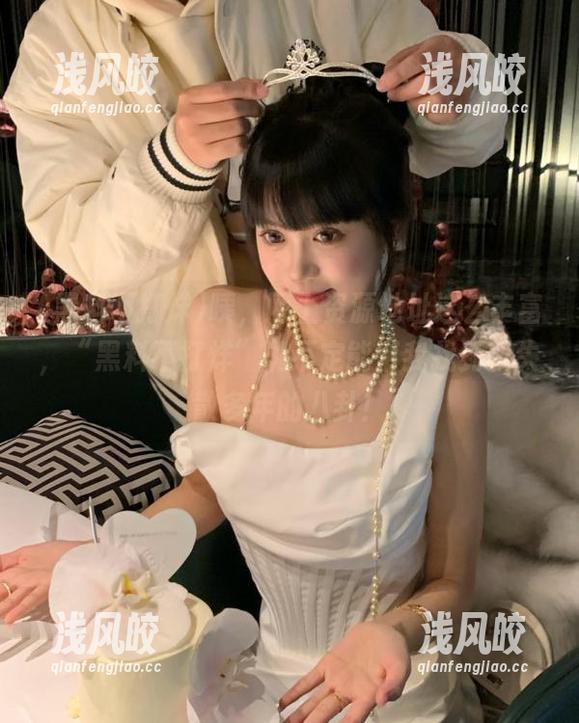 黑料不打烊 咦,网上资源地址这么丰富,“黑料不打烊”说不定能帮我找到我失散多年的八卦!