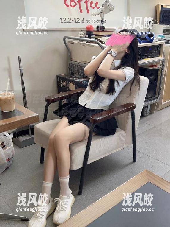 每次点黑料在线的链接，我的目光总是不自觉逗留在那段内容上，有点意思哦。